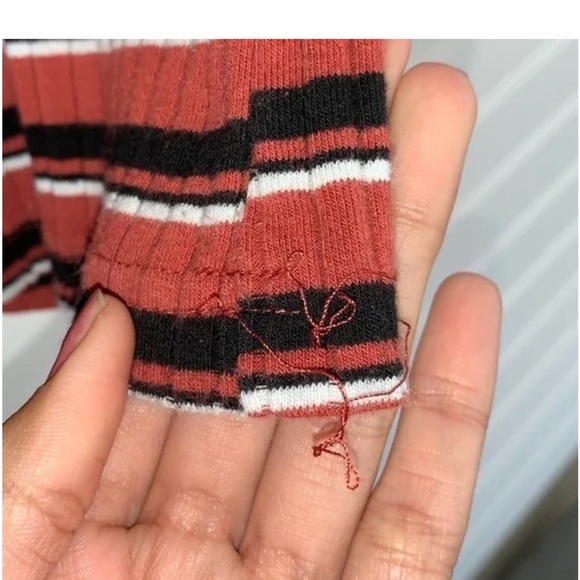 Fitted Red and Black Ribbed Long Sleeve Button Down - Picture 4 of 5